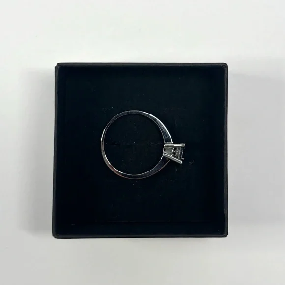 18k white gold-plated solitaire ring - Picture 4 of 5